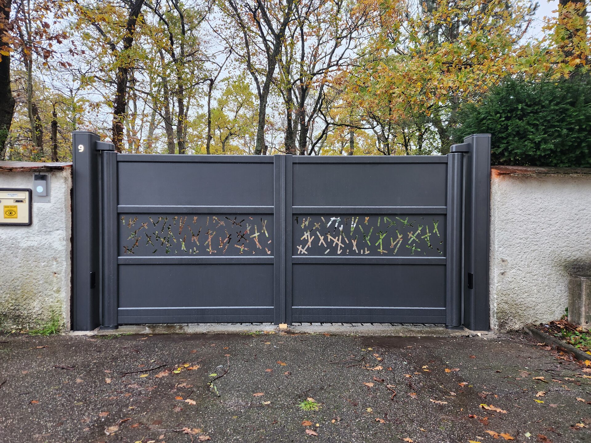 Détail d'un portail aluminium qualité supérieure